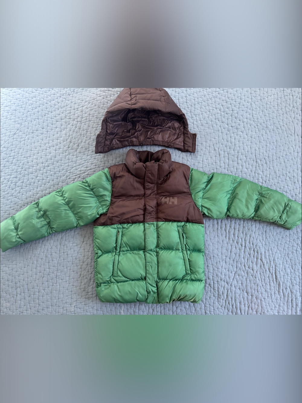Kids Helly Hansen 128/8 Green and Black Puffer Jacket with Detachable Hood
